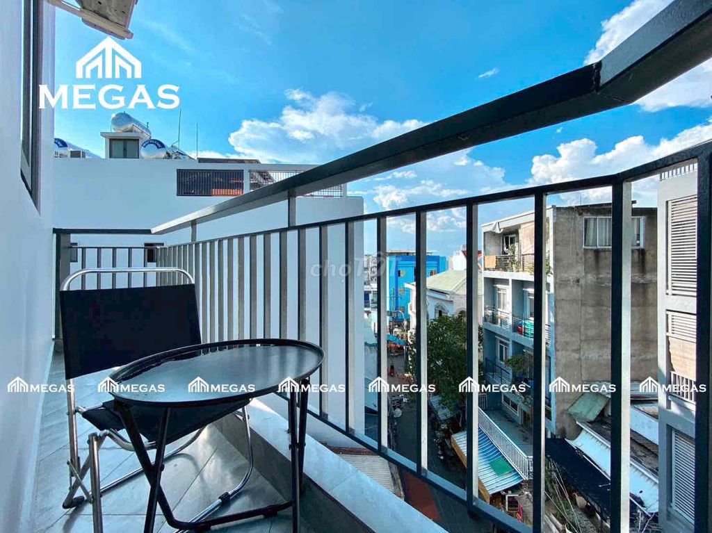 The cool balcony suite is in the University Village -- Hutech E -- cnc area.