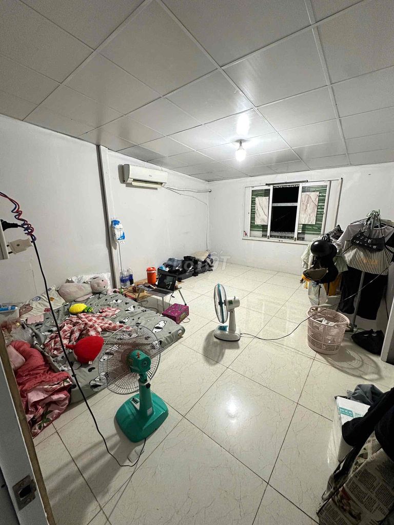 Two large bedrooms cost four million suitable. Four-four people comfortable.