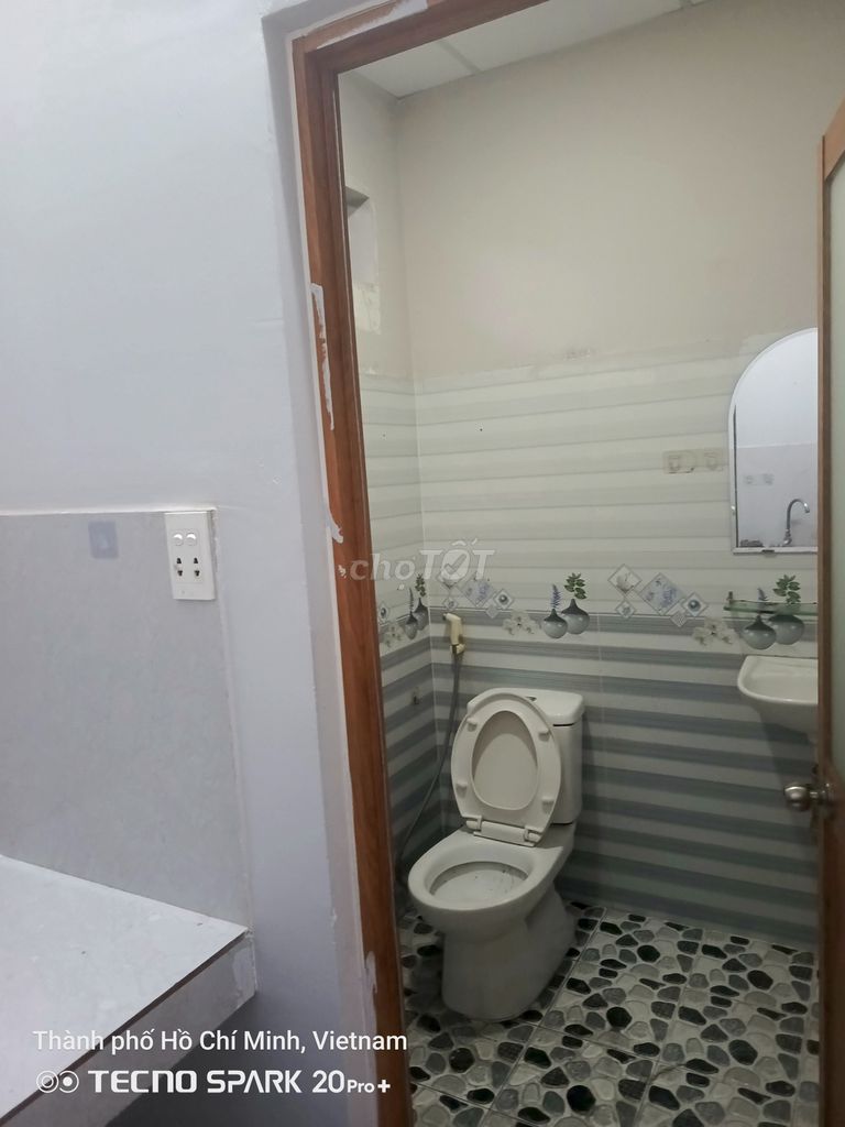 Rent room, cool, quiet, secure.
