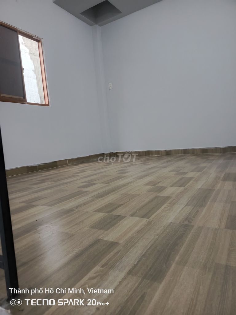 Rent room, cool, quiet, secure.