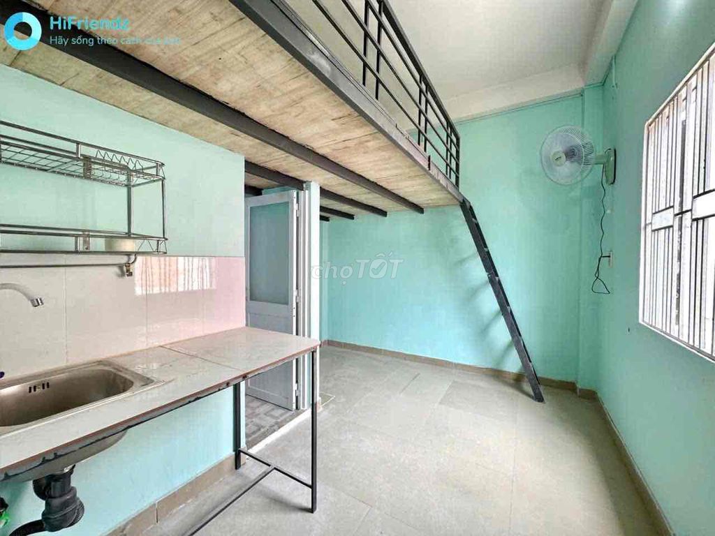 Rent a window window. The air conditioning's close to public college.