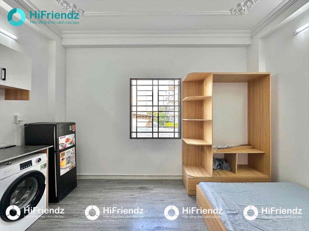 Rent the studio full free interior car car cs near the republic, District 11