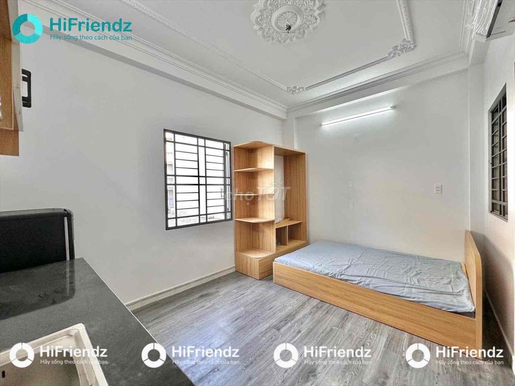 Rent the studio full free interior car car cs near the republic, District 11