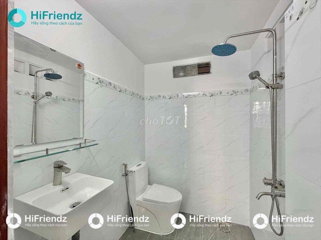 Rent the studio full free interior car car cs near the republic, District 11