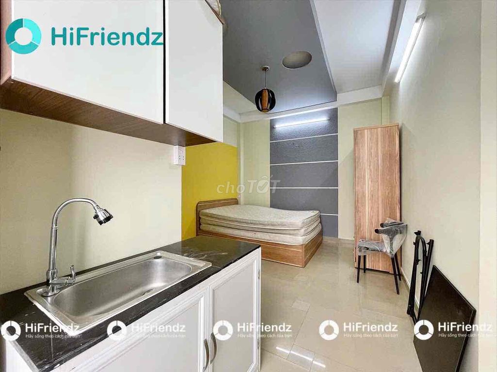The underprivileged balcony studio is located in the center of Phú Nhuận.