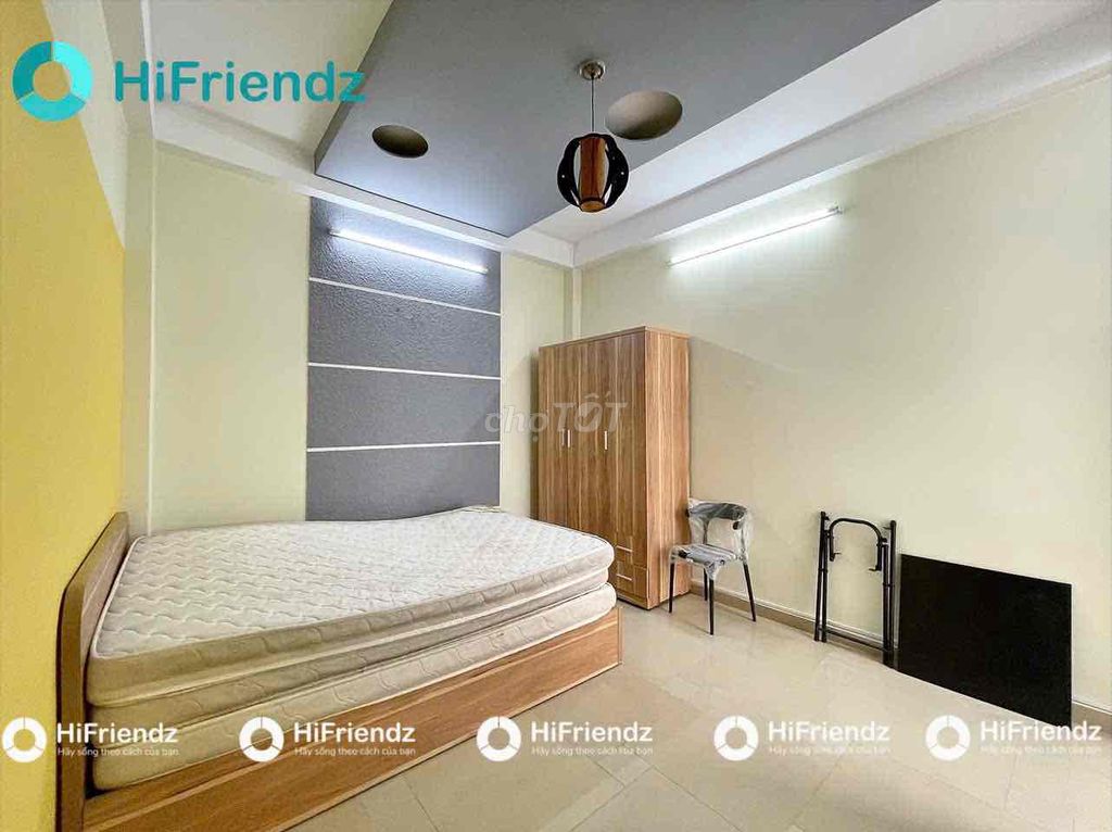 The underprivileged balcony studio is located in the center of Phú Nhuận.
