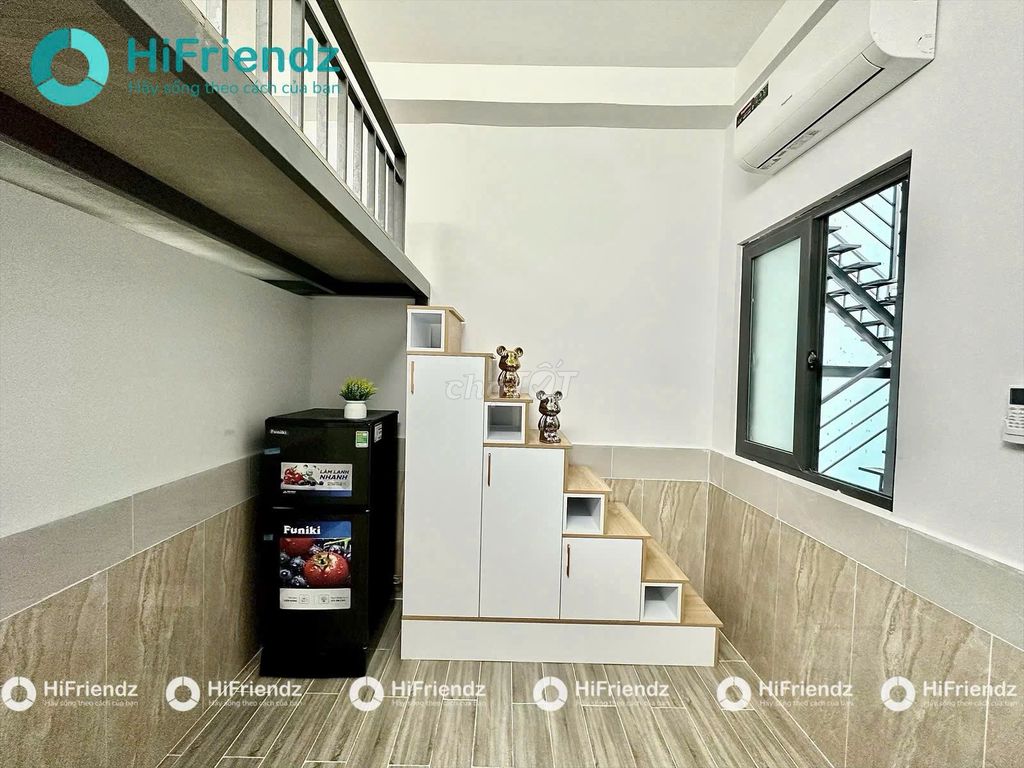 It's for rent near the University of Industrial University.
