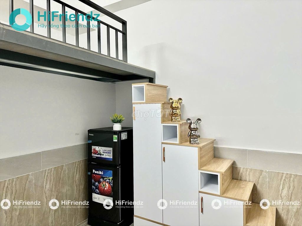 It's for rent near the University of Industrial University.