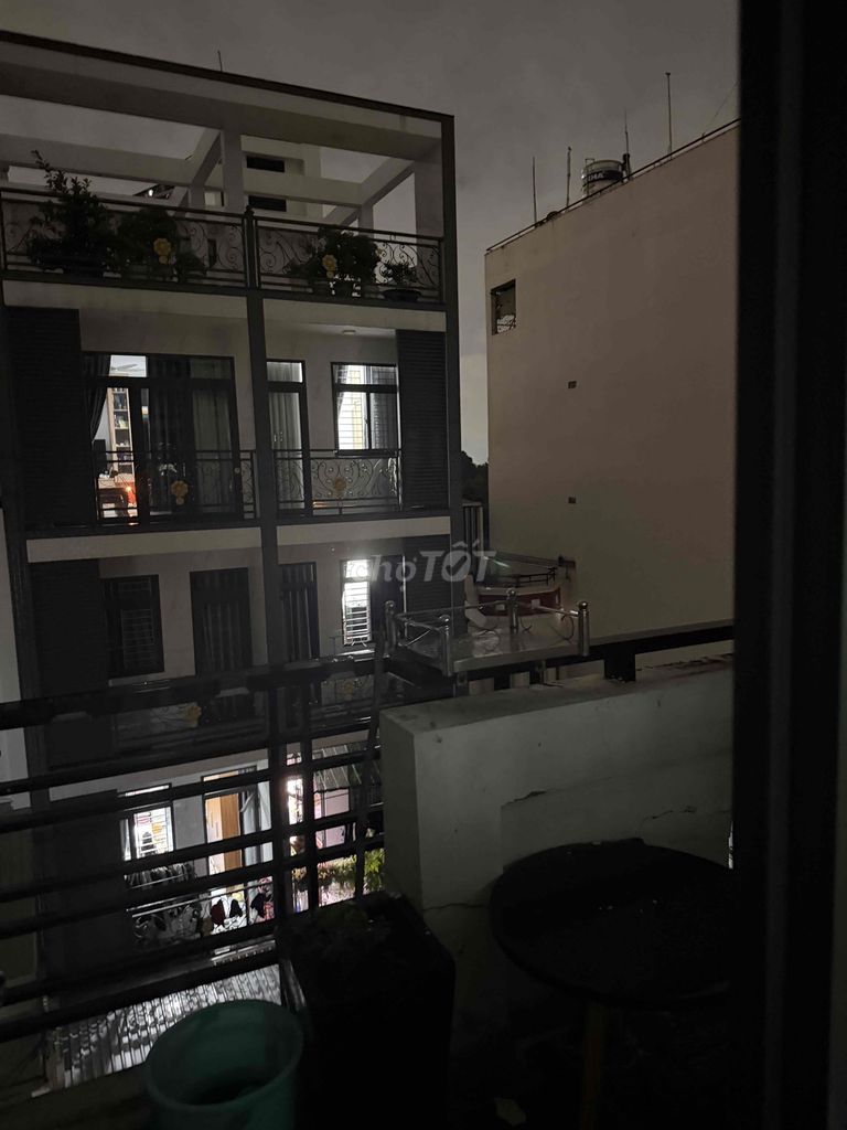 wash-up balcony split-up