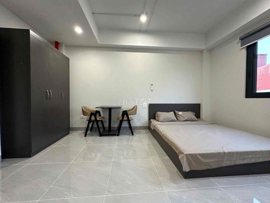 The balconies are close to aeon University of Heuit, a new super-beautiful building house.