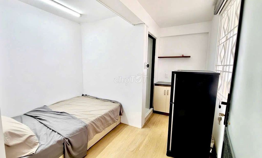 an internal full-house window