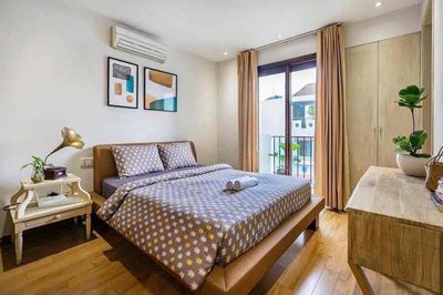 2nd floor room service room full of balcon furniture 6'2" near the airport
