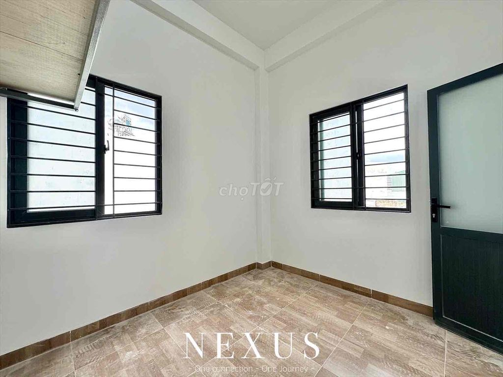 Open the building at Nguyễn Thị Nhuần with only three.