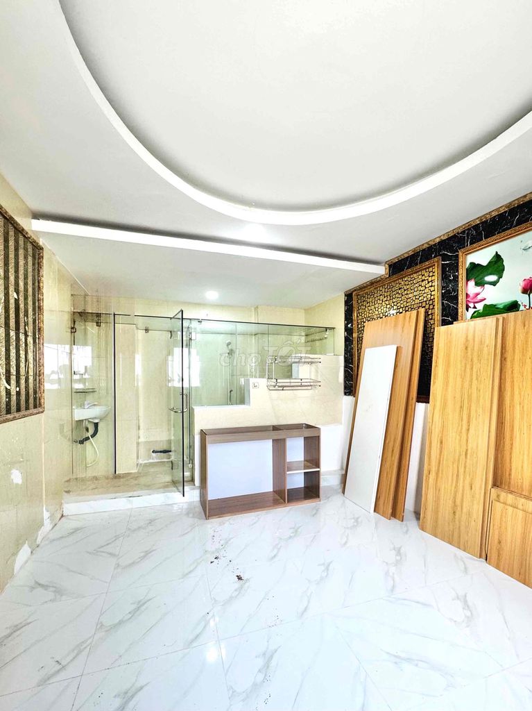 The Nguyễn Văn Khối studio is good.
