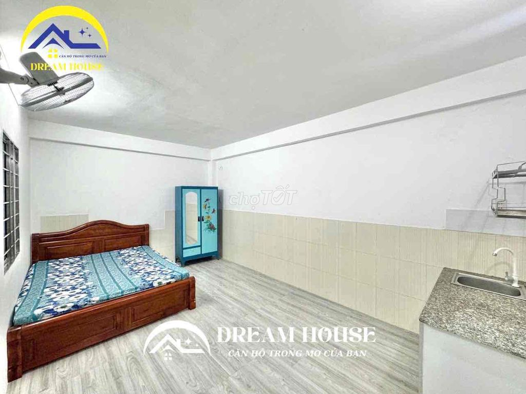 High-level service apartment full of Phú Thọ Hoà End facilities