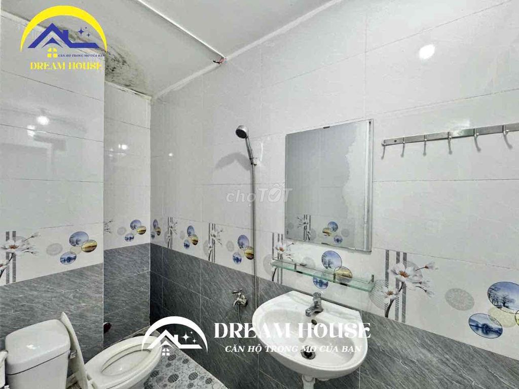 High-level service apartment full of Phú Thọ Hoà End facilities