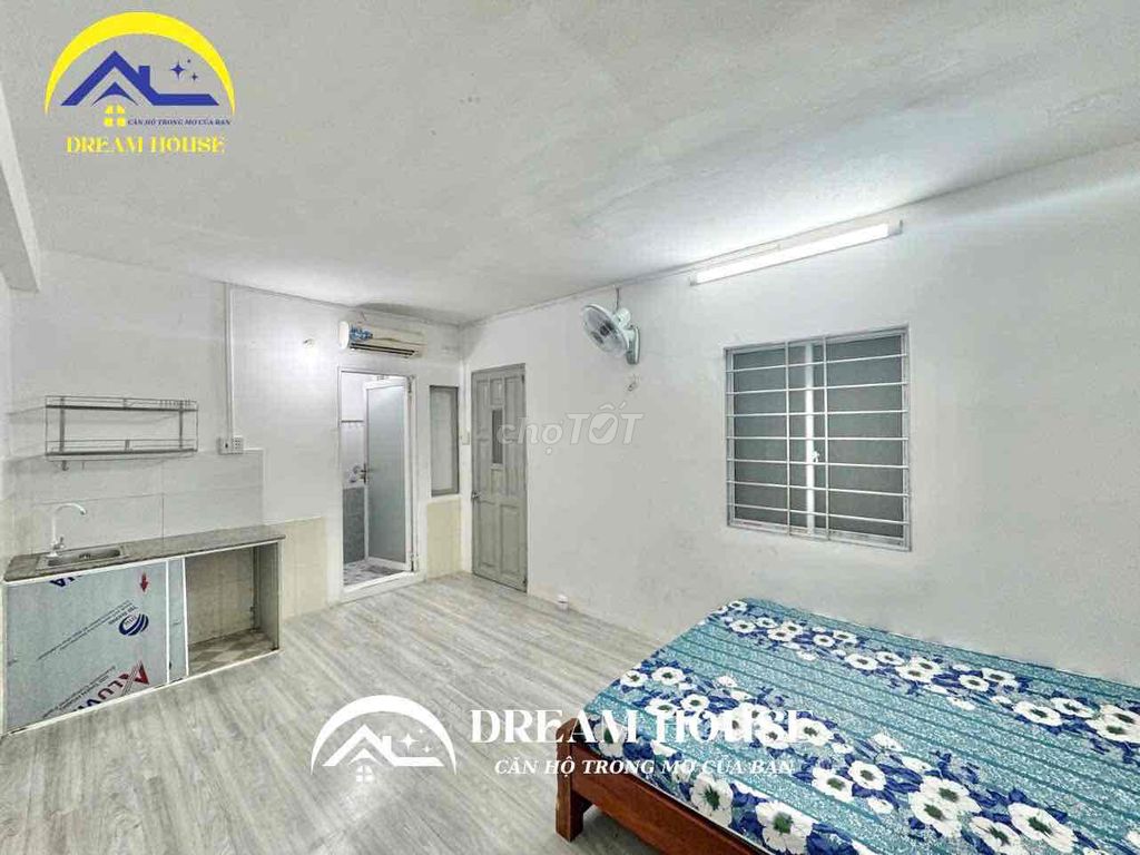 High-level service apartment full of Phú Thọ Hoà End facilities