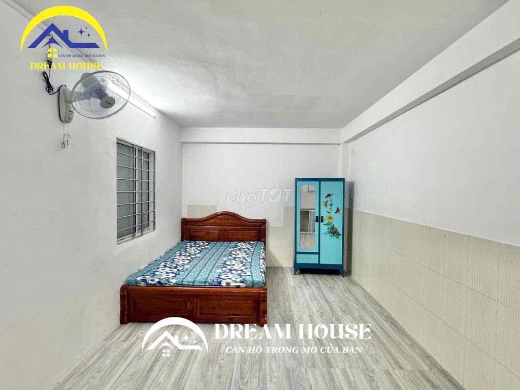 High-level service apartment full of Phú Thọ Hoà End facilities