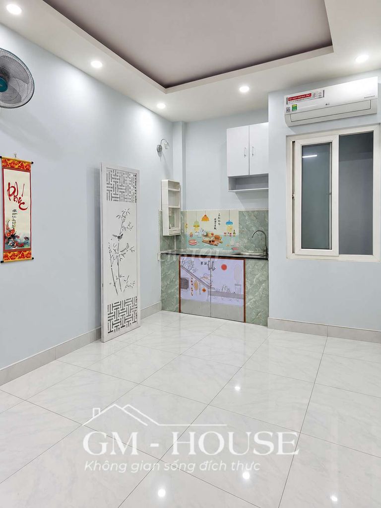 Room 25 m2 full interior, just Nguyễn Văn Thương.