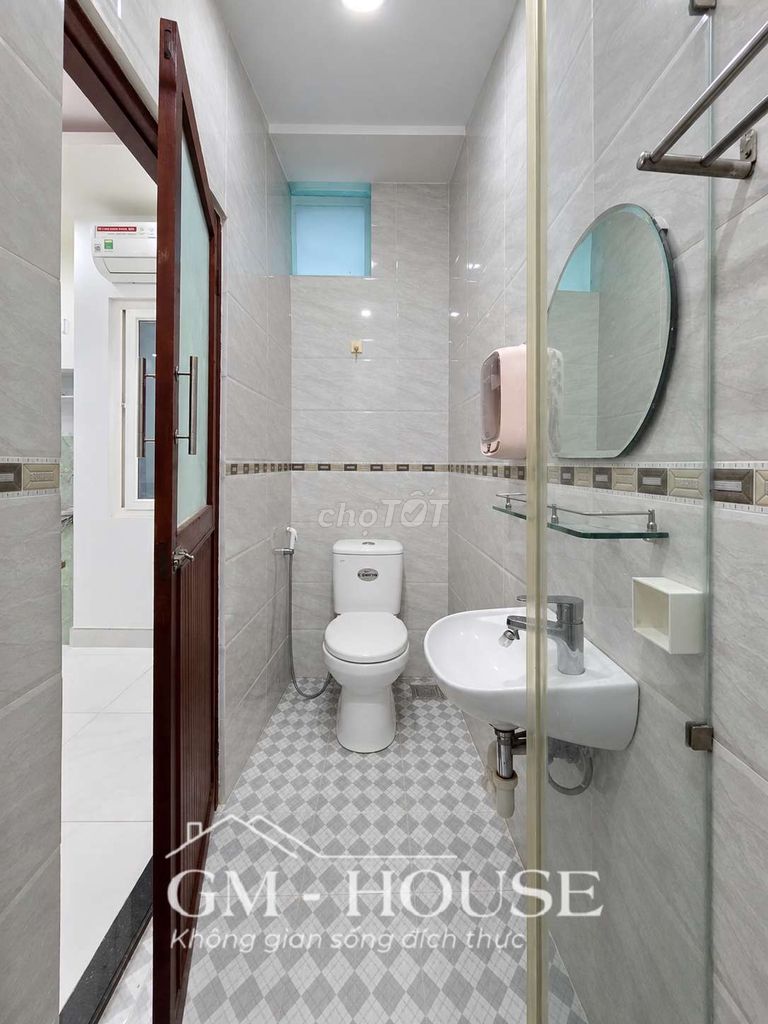 Room 25 m2 full interior, just Nguyễn Văn Thương.