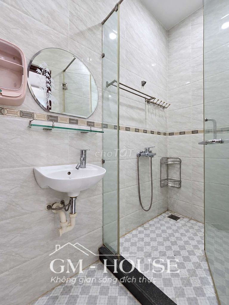 Room 25 m2 full interior, just Nguyễn Văn Thương.
