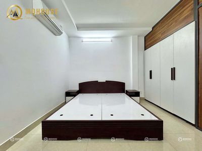 Free parking lot. large double rooms fit the full small family furniture
