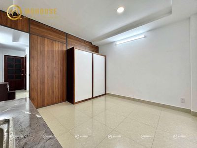 Free parking lot. large double rooms fit the full small family furniture