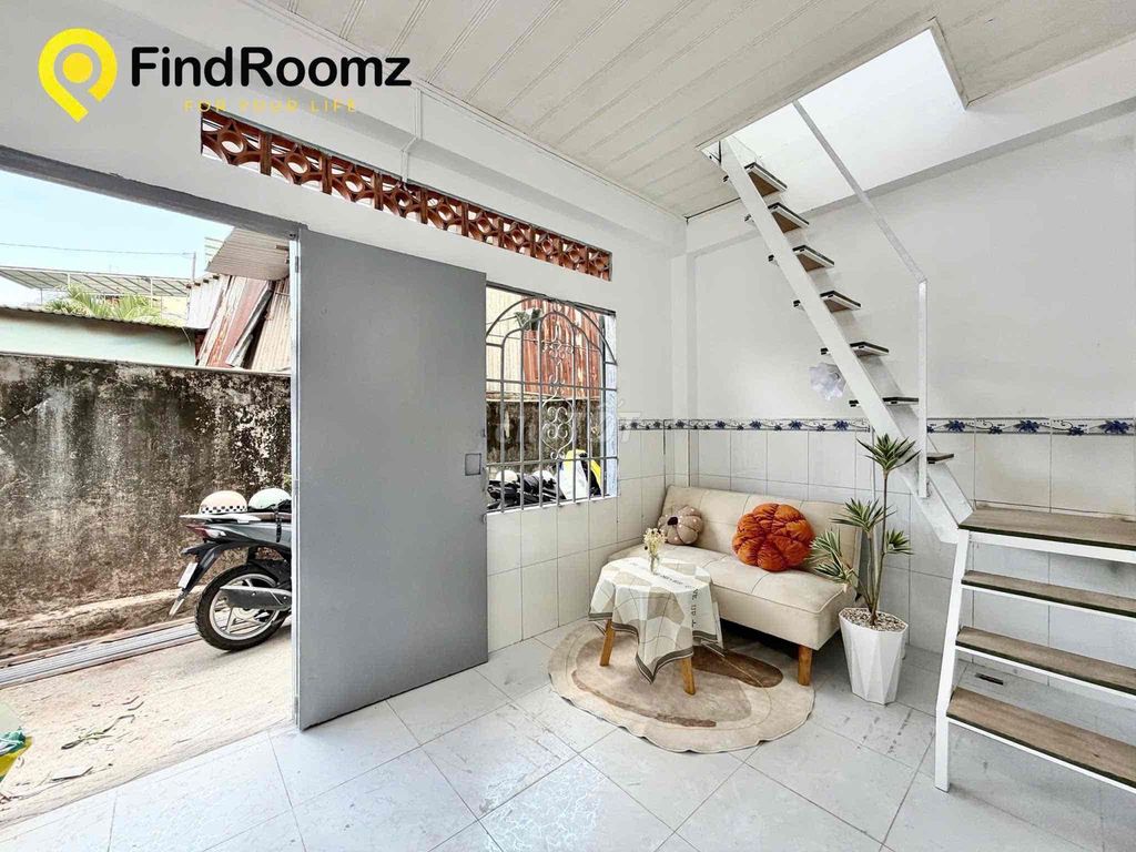 Rent a mini house. One floor, one floor, there's a balcony.