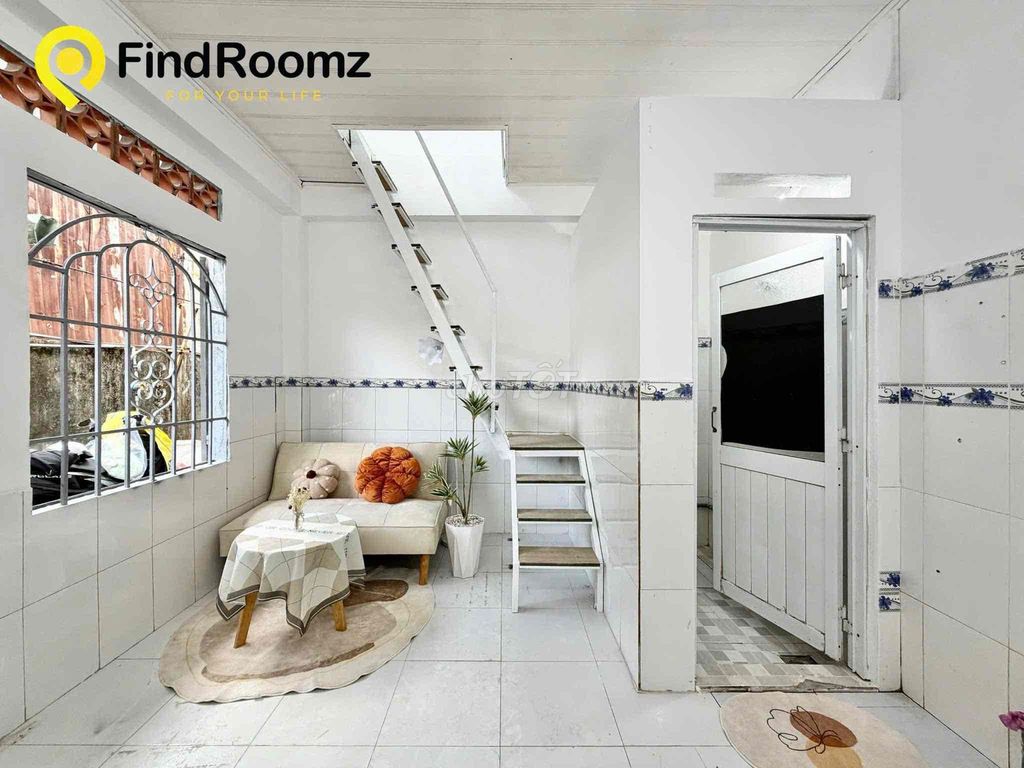 Rent a mini house. One floor, one floor, there's a balcony.