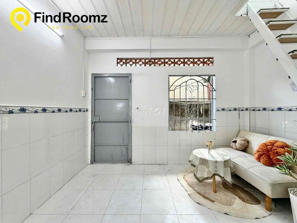 Rent a mini house. One floor, one floor, there's a balcony.