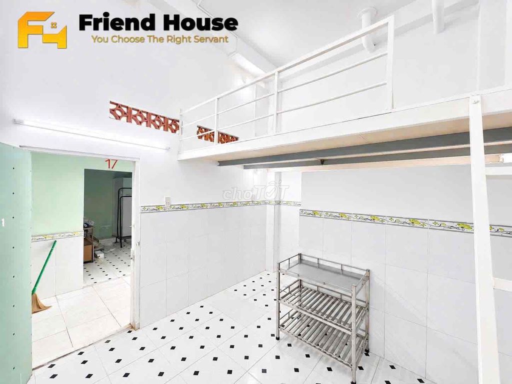 The high-priced living room at the level of the jaw.