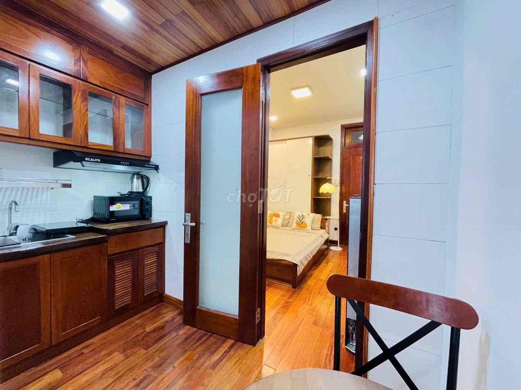 The 1st bedroom is a full house of 30 meters wide, Tô Hiến Thành district 10.
