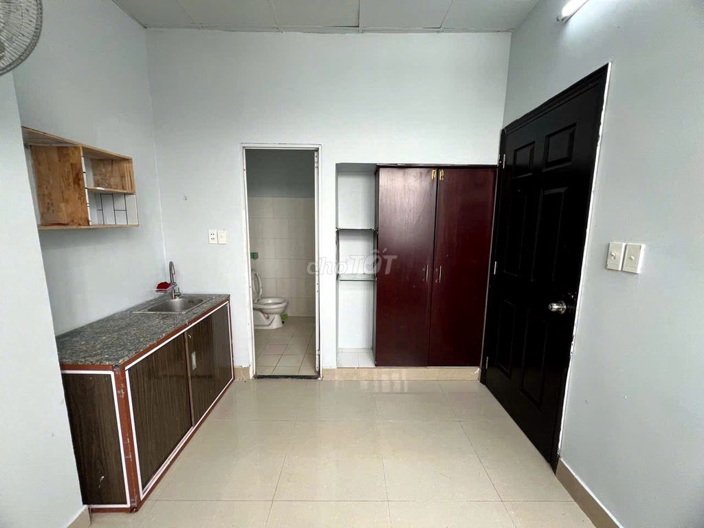 Renting students near the east poly, right next to the bridge.