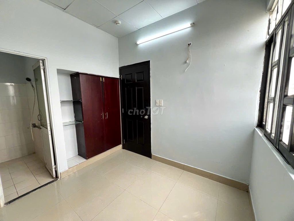 Renting students near the east poly, right next to the bridge.