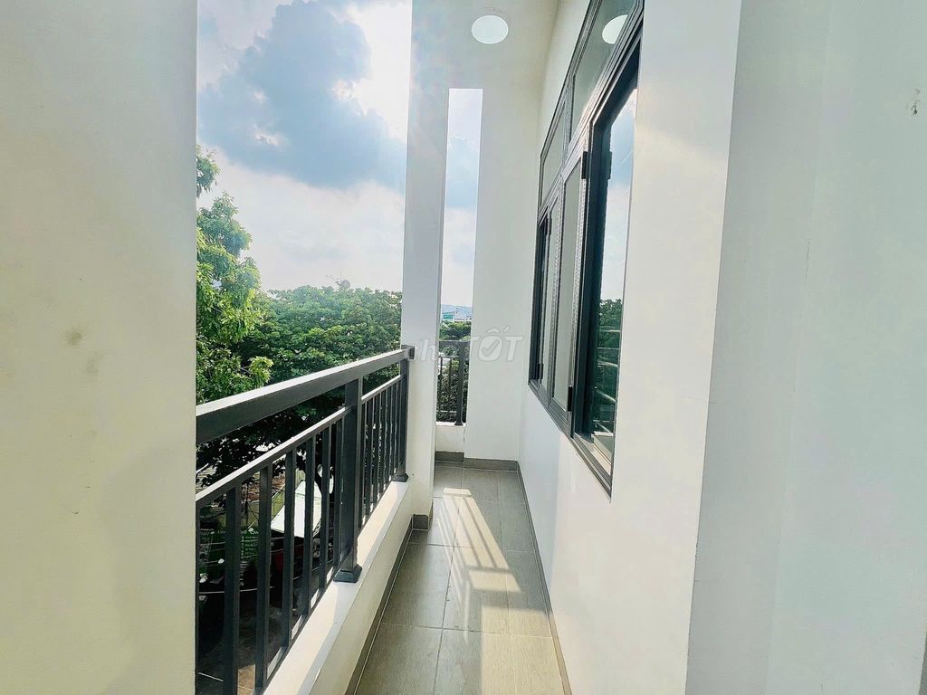 - Thép Mới, near the Queen's Market.