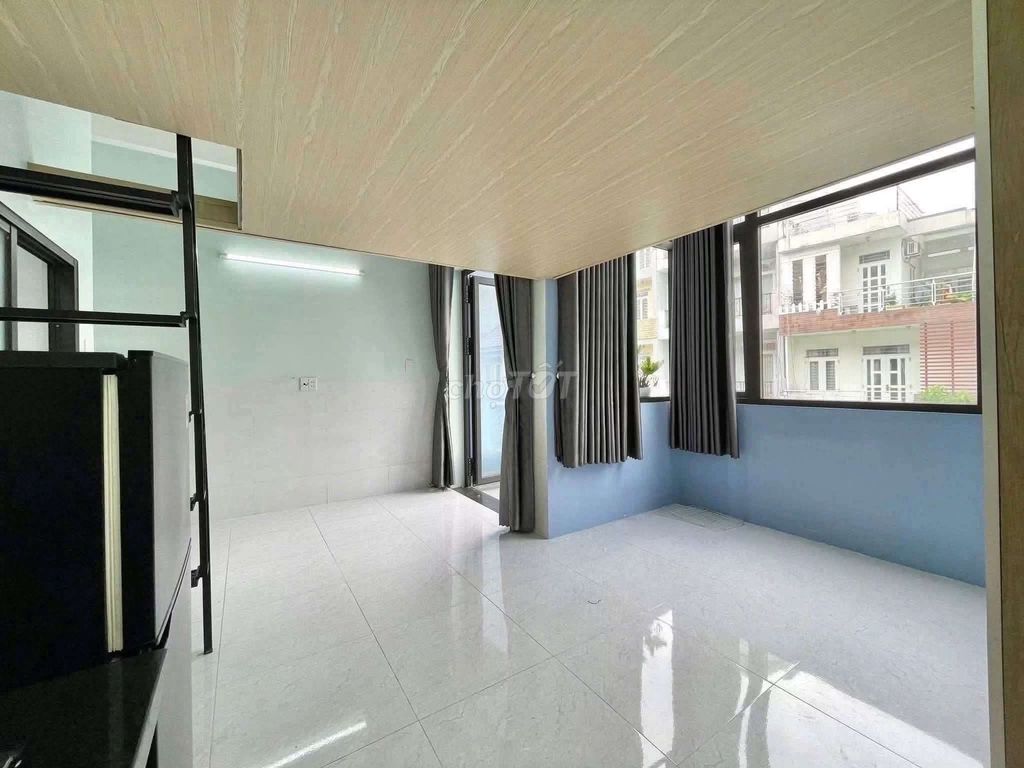Opening the Super Bancol near the university.