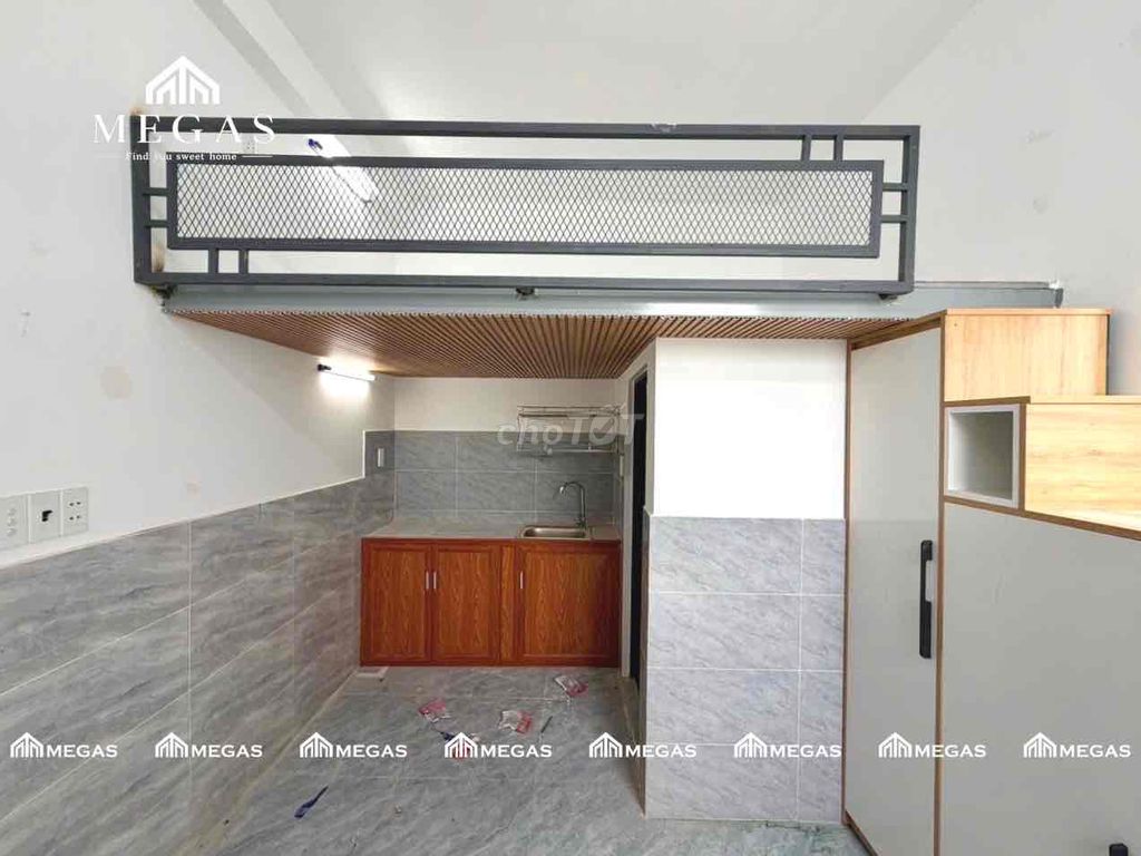 Rent the balcony for two minutes' walk.