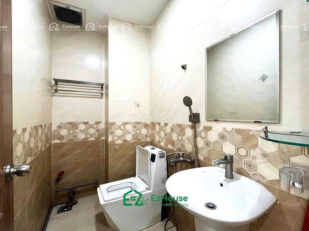 A window bedroom full interior elevator near huit & aeon Tân Phú