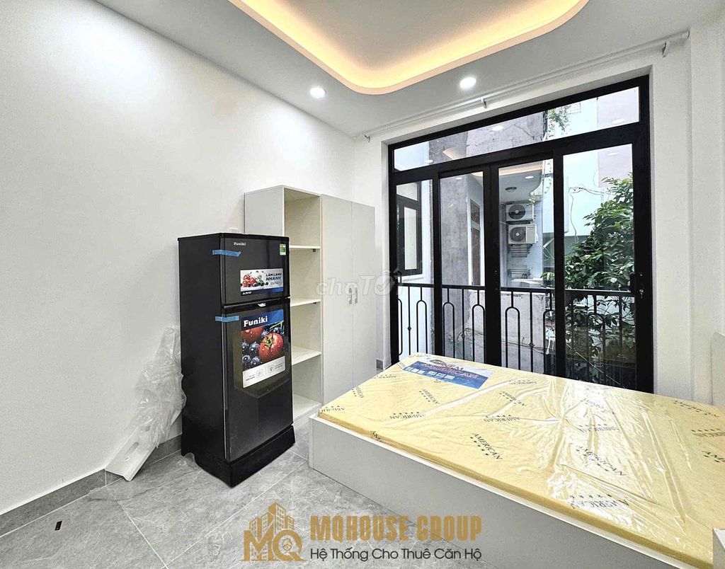 rented room next to blue/ hutech uef uth pink garnet