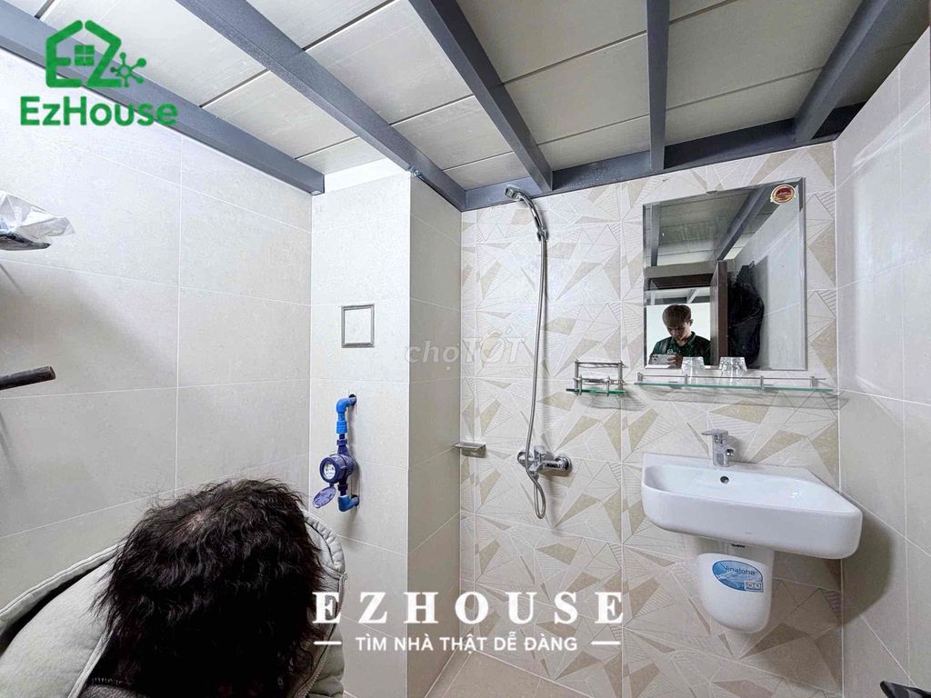 The 2-strip room is cheaper than the 599-km market.