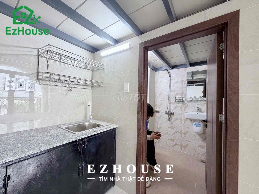 The 2-strip room is cheaper than the 599-km market.