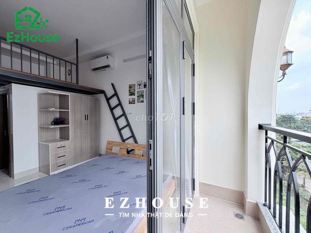 The 2-strip room is cheaper than the 599-km market.