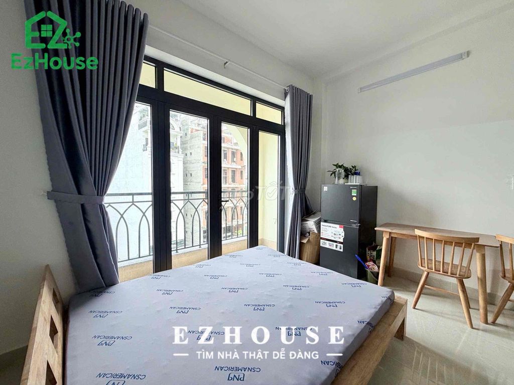 The 2-strip room is cheaper than the 599-km market.