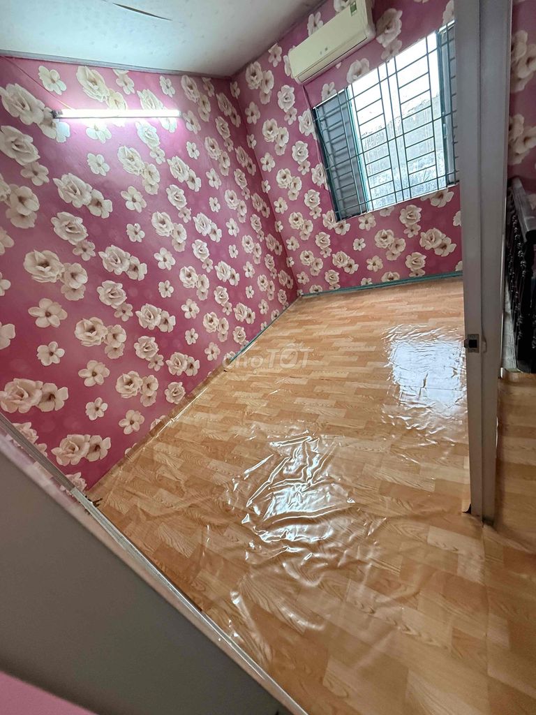 It's the owner of the second floor.