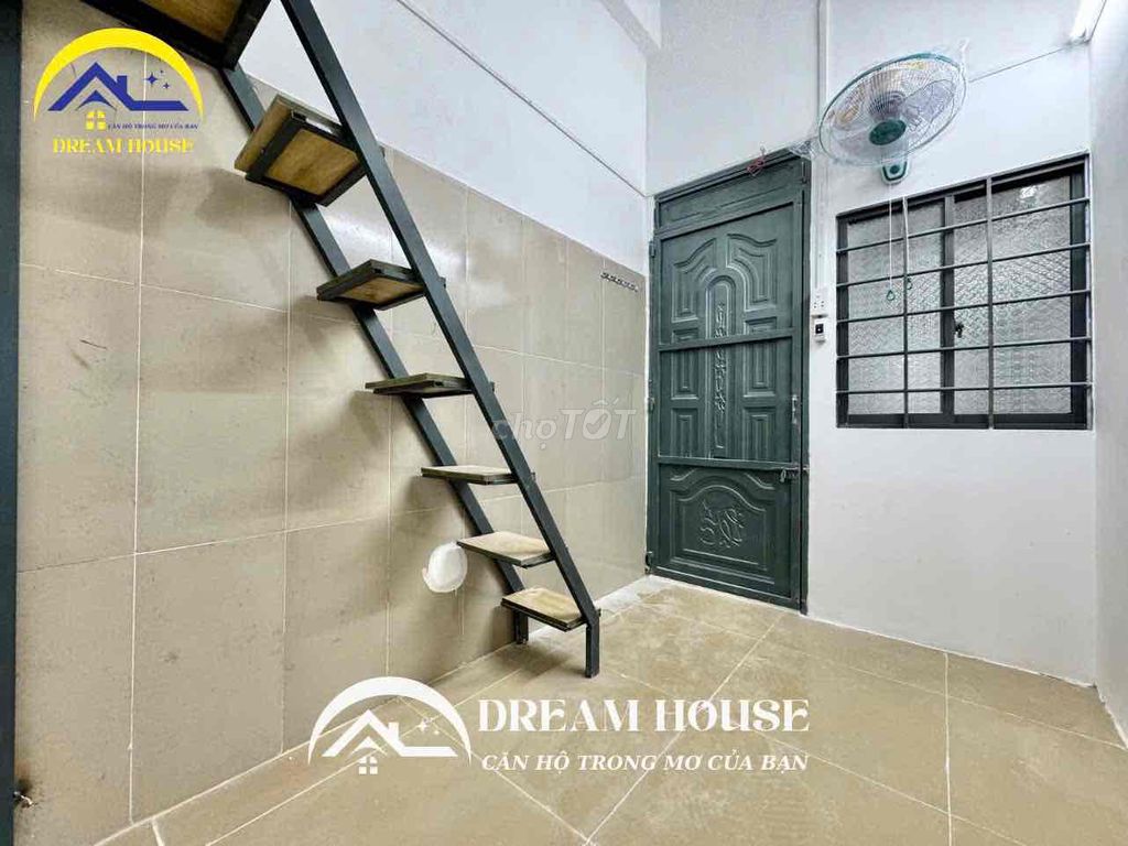 high guard room - full interior - near the commercial university