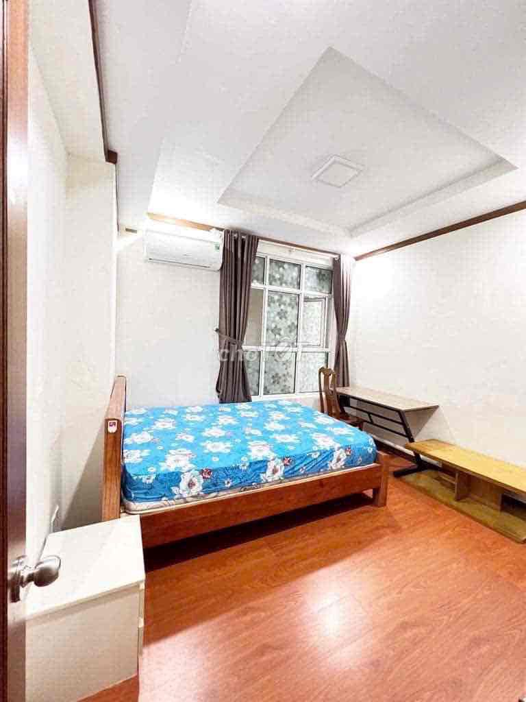 We'll rent a room full of peaceful apartments.