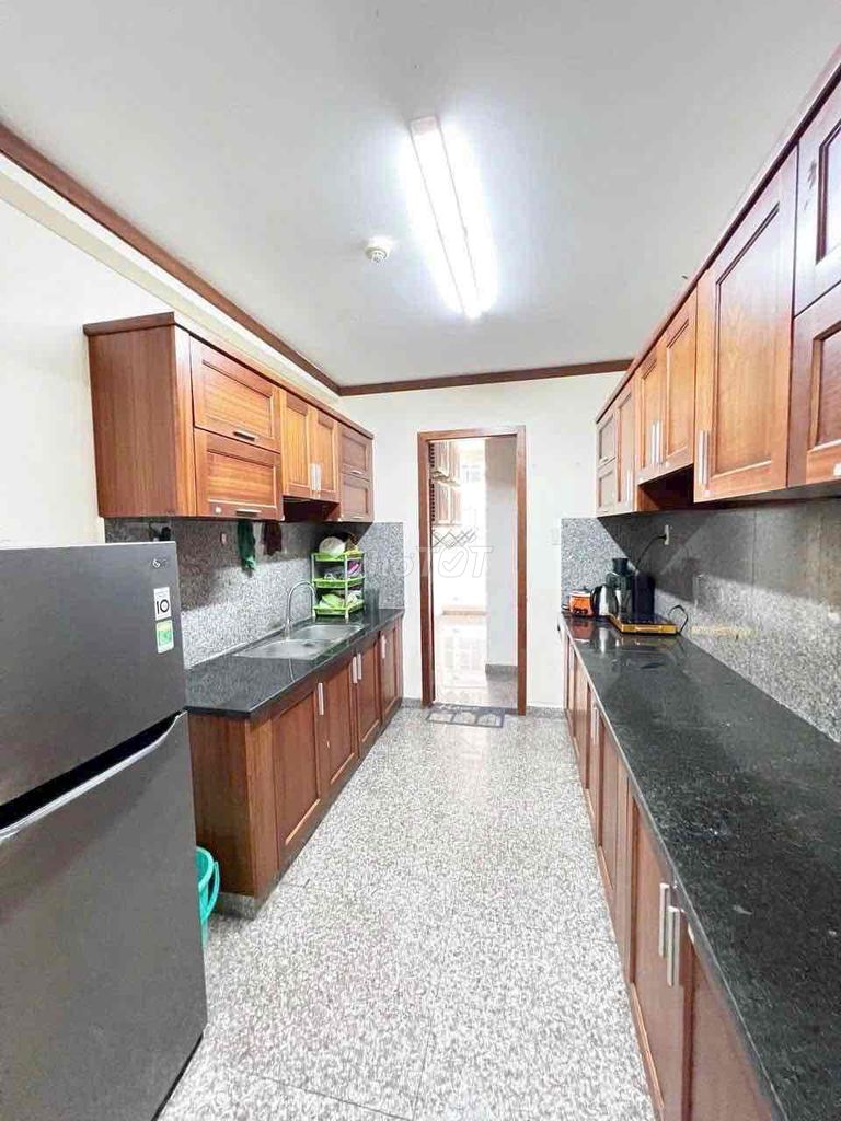 We'll rent a room full of peaceful apartments.