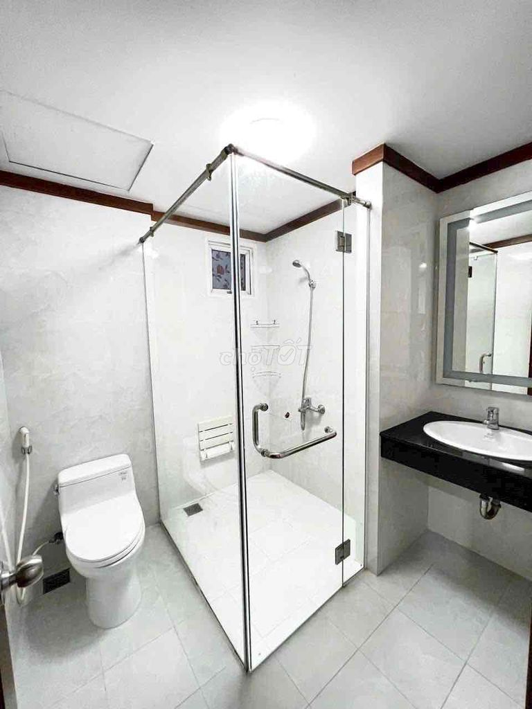We'll rent a room full of peaceful apartments.