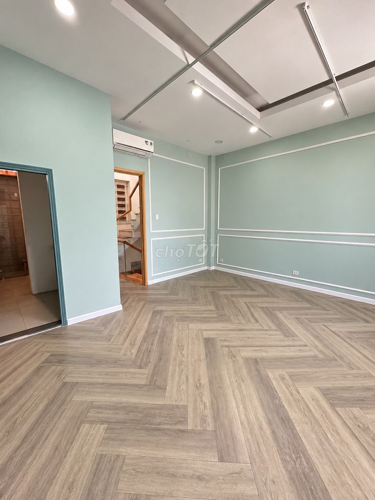 Rent a two-story room, area 35 meters.