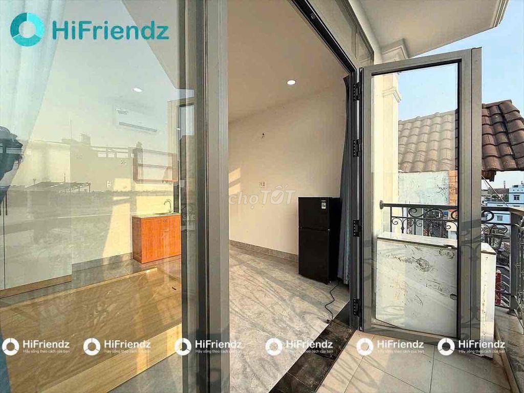 Rent a super-beautiful balcony studio.